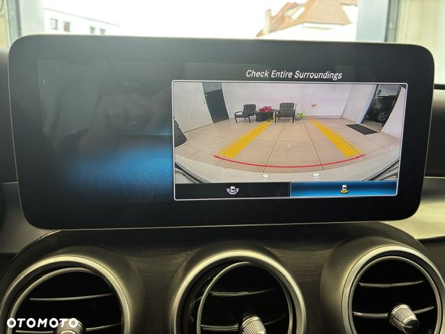 Mercedes-Benz Klasa C 300 4Matic 9G-TRONIC AMG Line - 22