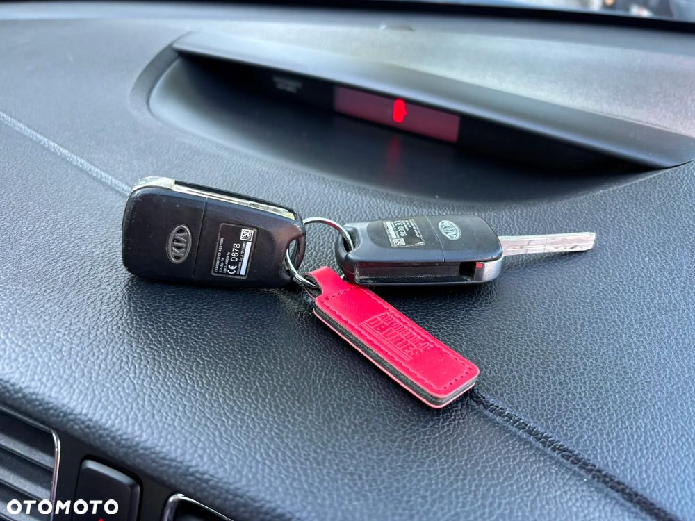 Kia Ceed 1.6 CVVT ISG Spirit - 11