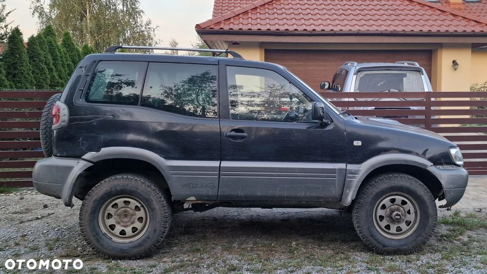 Nissan Terrano 2.7 TDi Comfort - 4