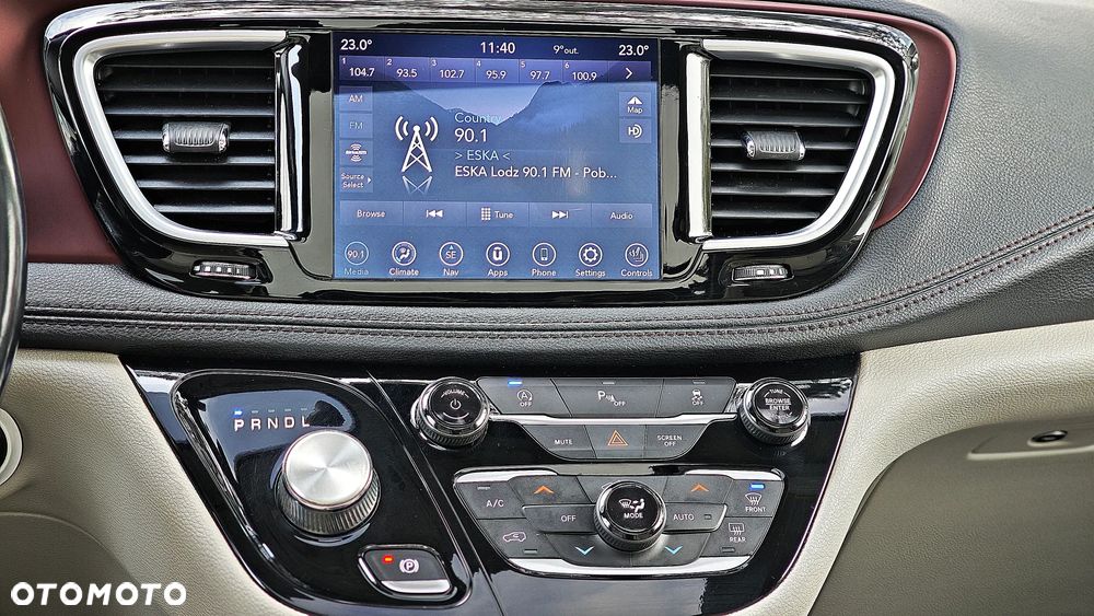 Chrysler Pacifica - 33