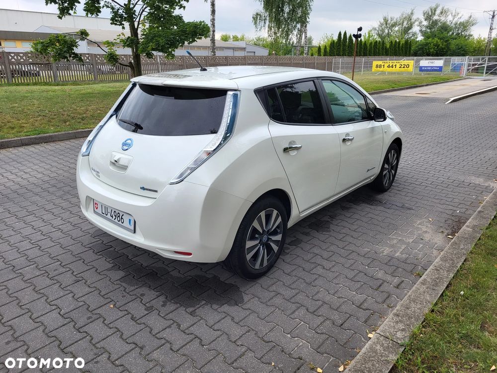 Nissan Leaf 24 kWh (mit Batterie) Visia + - 9