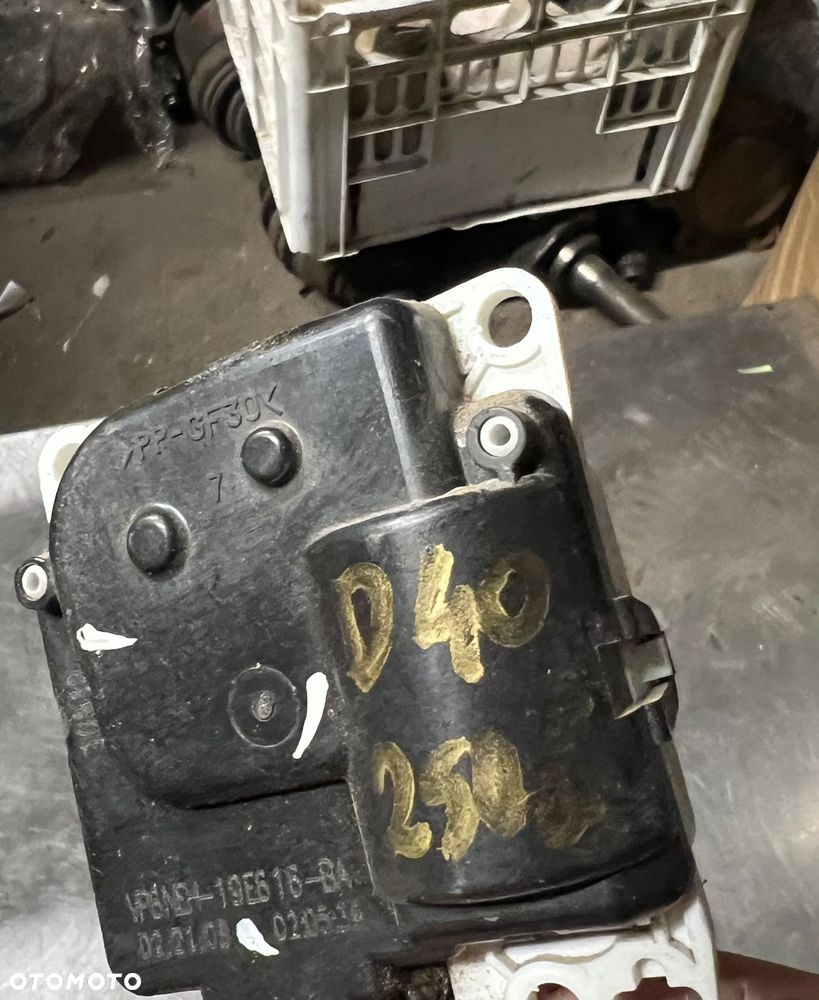 Silniczek nawiewów Nissan Navara d40 - 3