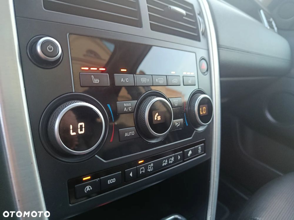 Land Rover Discovery Sport TD4 HSE Luxury - 36