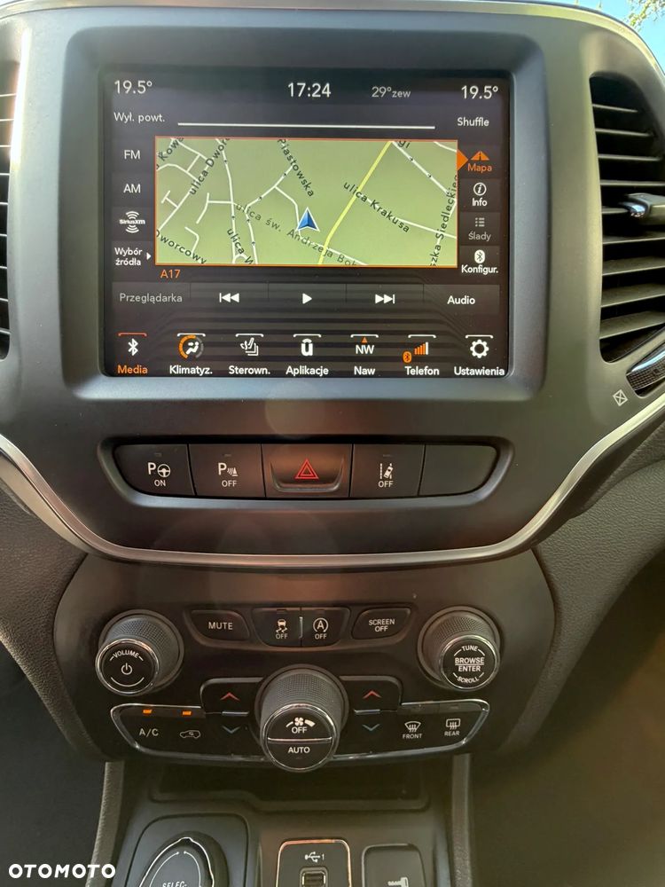 Jeep Cherokee - 29