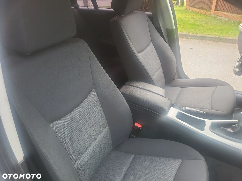 BMW Seria 3 - 33