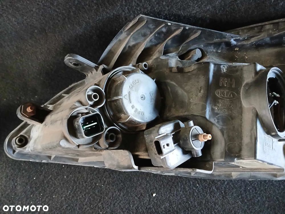 Kia Ceed Lampa przednia prawa - 6