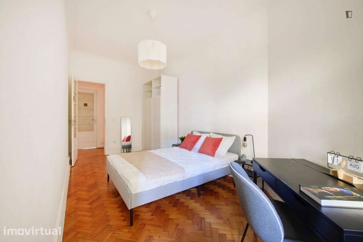 Quarto - localizado em Marquês de Pombal Lisbon - Grande imagem: 5/13