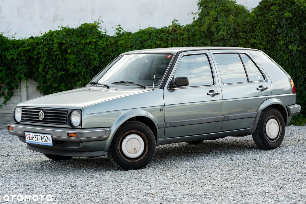 Volkswagen Golf - 8
