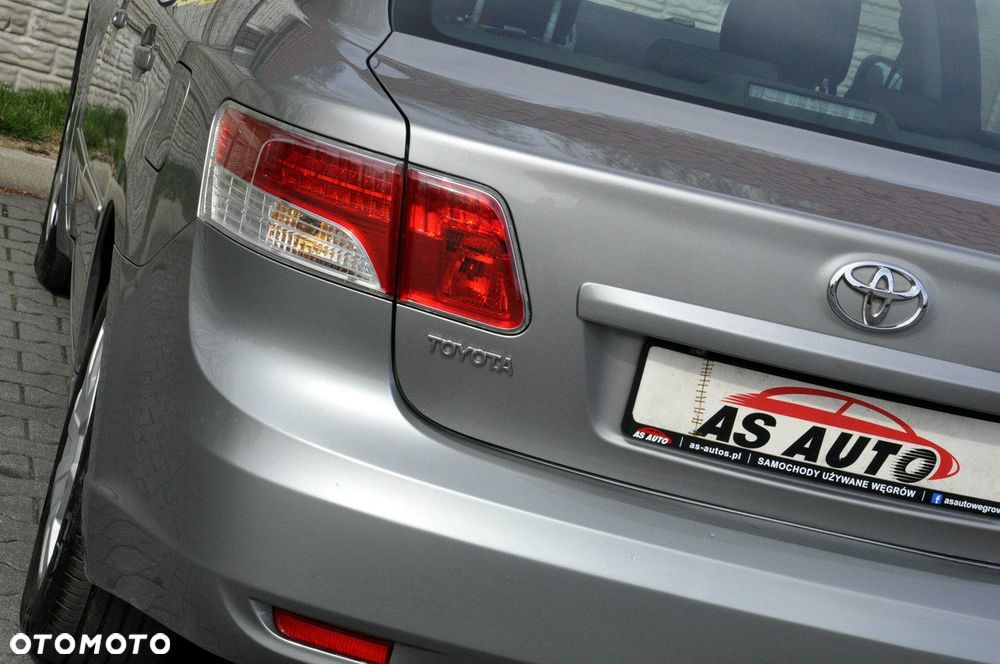 Toyota Avensis 1.8 Active - 33
