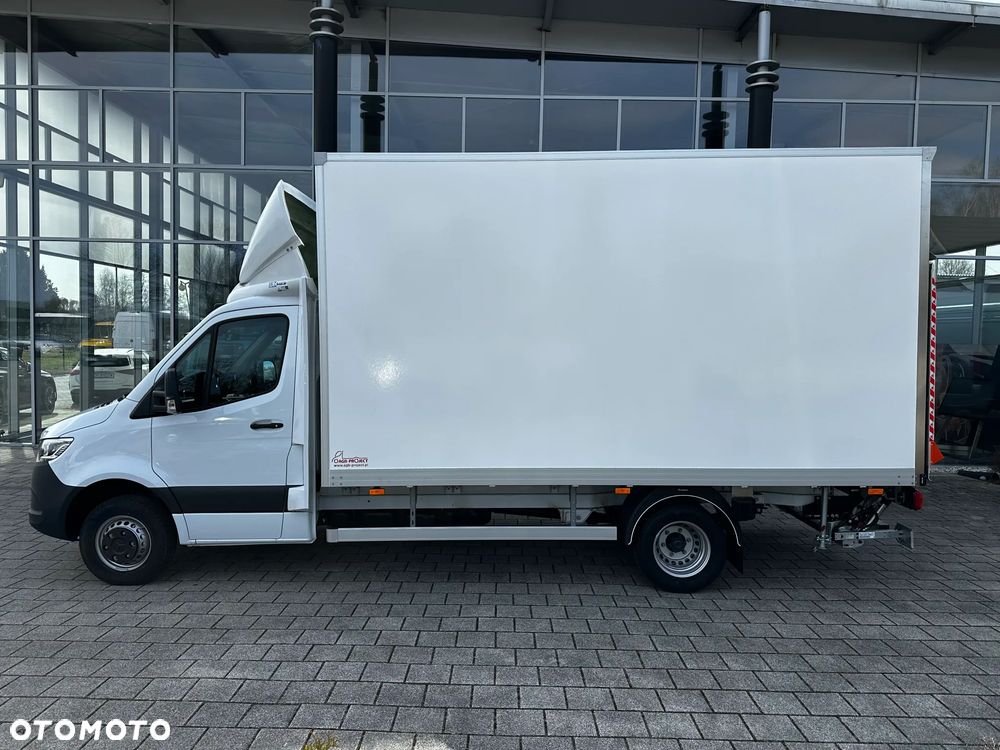 Mercedes-Benz Sprinter - 10