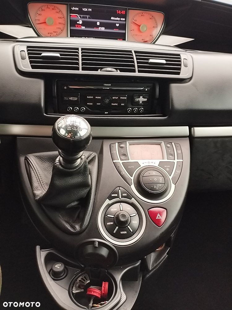 Peugeot 807 HDi 135 Platinum Pullmann - 14