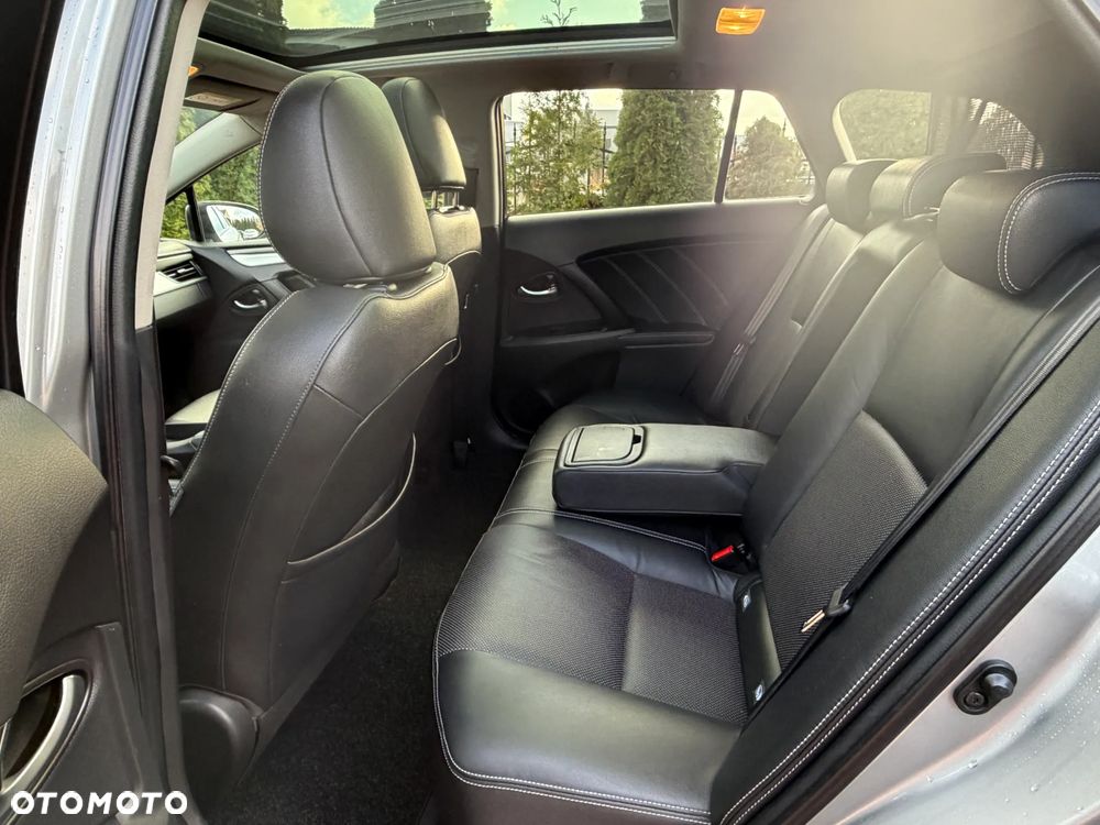 Toyota Avensis 2.0 D-4D Premium - 14