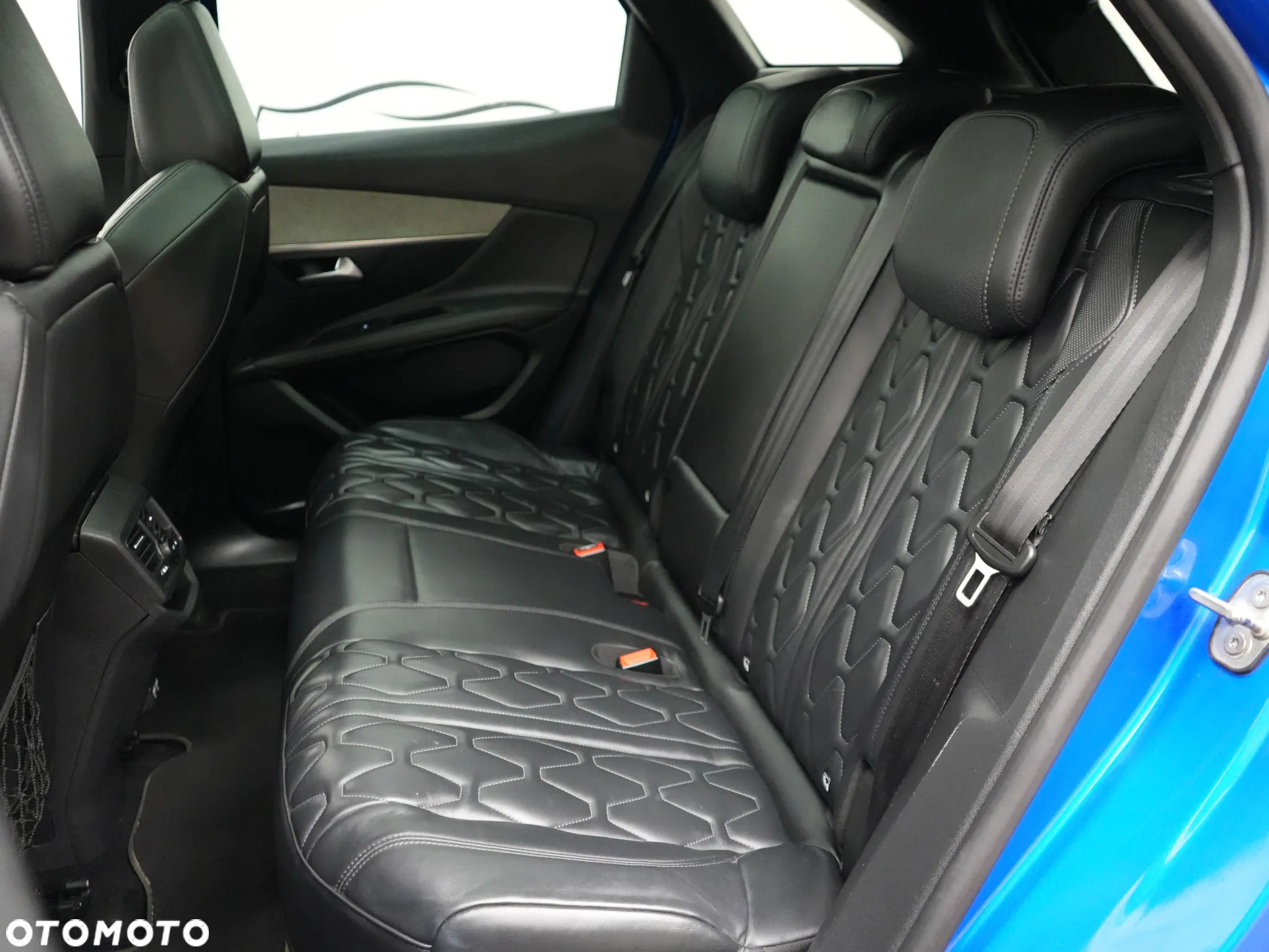Peugeot 3008 1.6 PureTech HYbrid4 GT S&S EAT8 - 17
