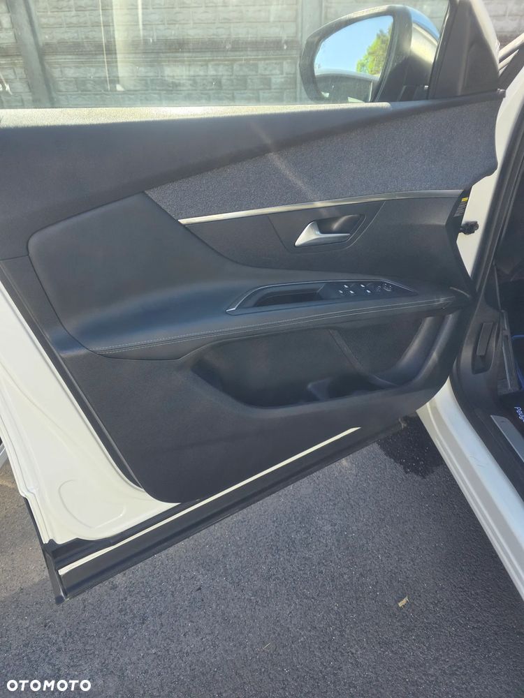 Peugeot 3008 BlueHDi 130 Stop & Start EAT8 Crossway - 32