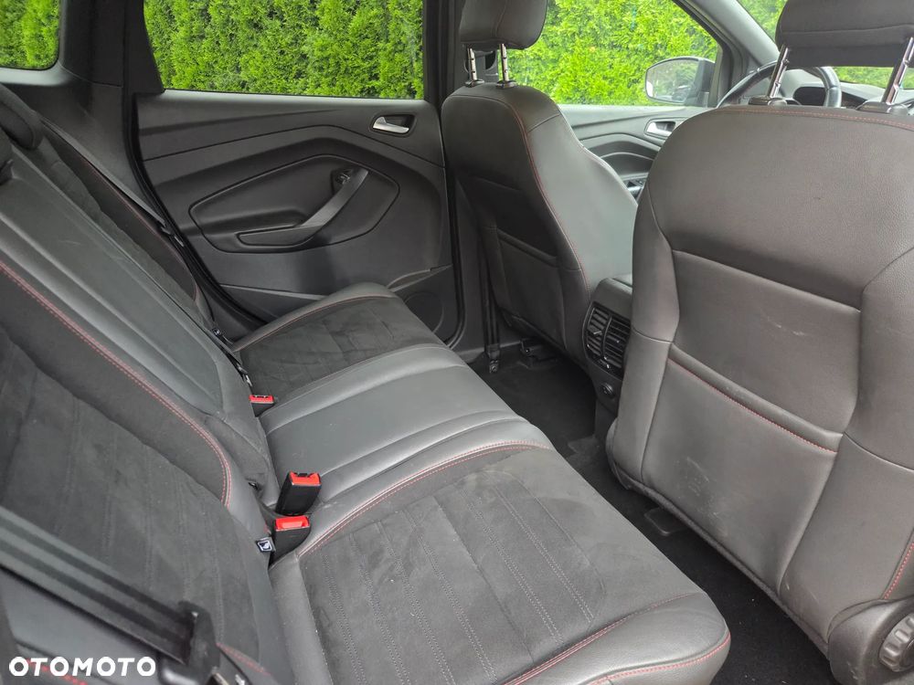 Ford Kuga 1.5 EcoBoost 2x4 ST-Line - 10