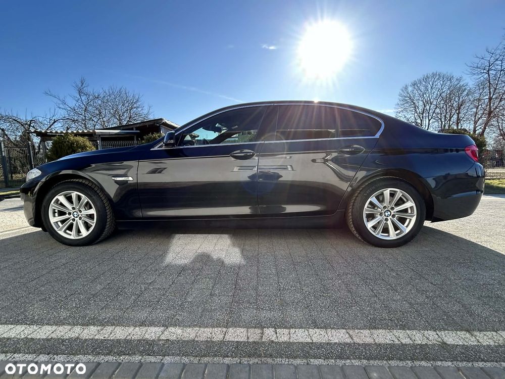 BMW Seria 5 525d Luxury Line - 8