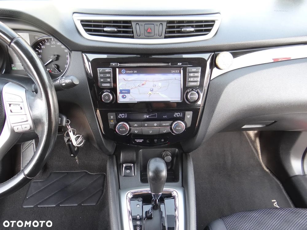 Nissan Qashqai 1.2 DIG-T Xtronic TEKNA+ - 26