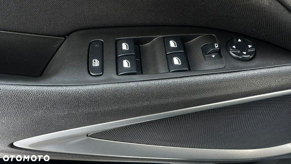 Opel Crossland X - 30