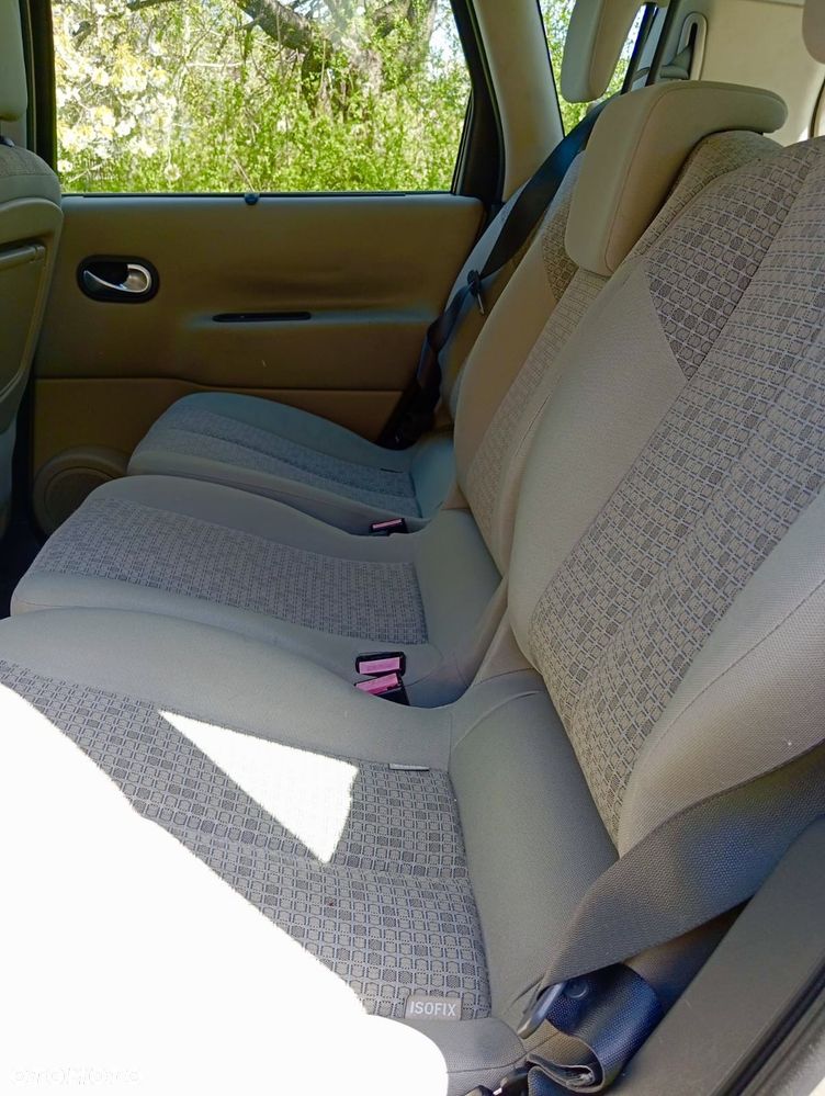 Renault Scenic ver-1-5-dci-confort-authentique - 8