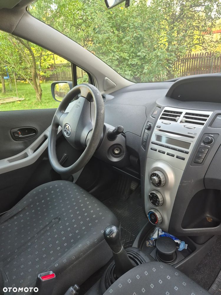 Toyota Yaris 1.3 Luna A/C - 5