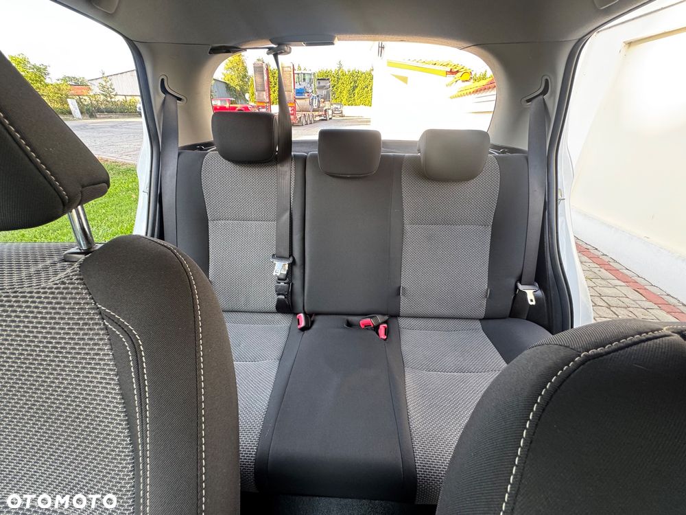 Toyota Yaris - 36