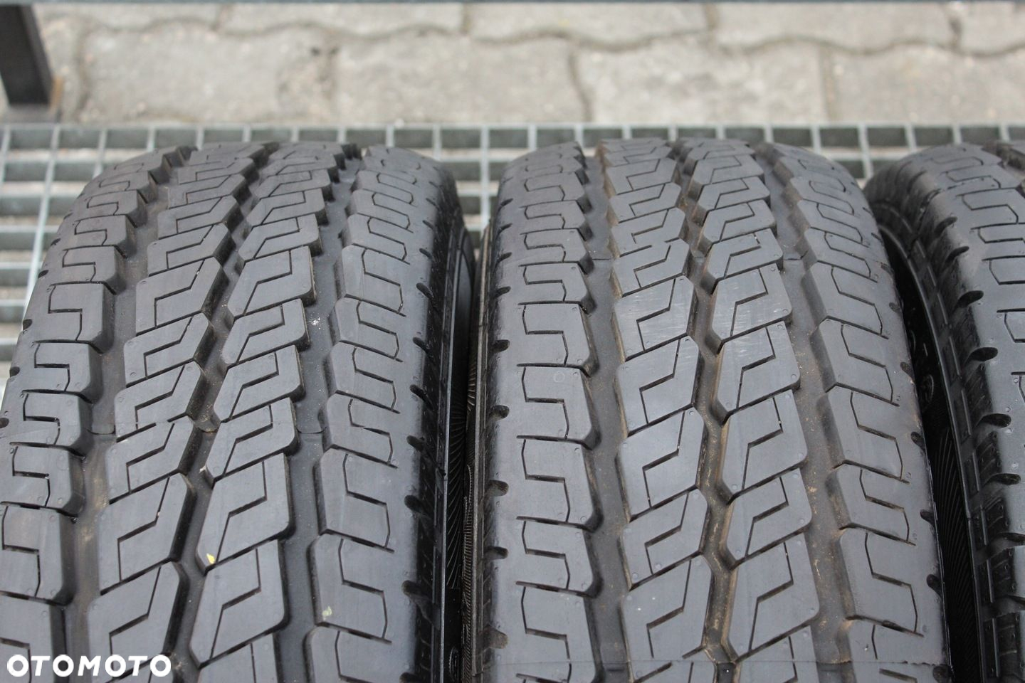 4x 215/70R15CP CONTINENTAL VANCO CAMPER 109R 21r - 3