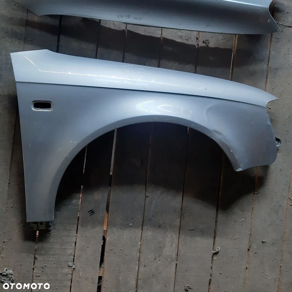 Błotnik Przedni Prawy Audi A4 B7 LY7W - 1