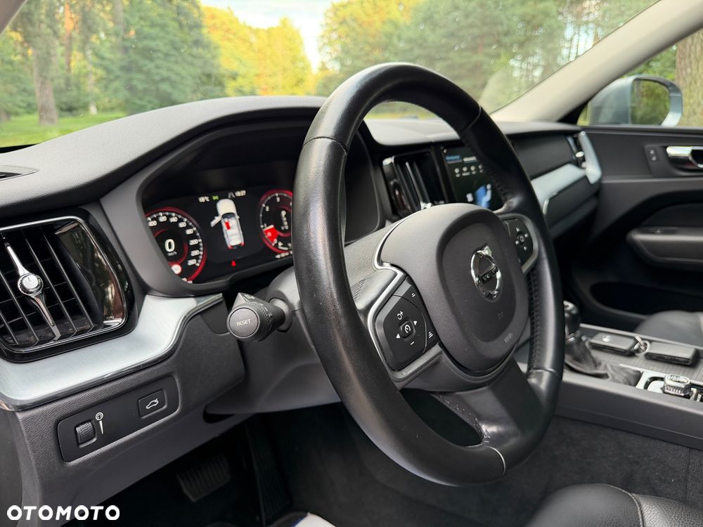 Volvo XC 60 D4 Momentum - 34