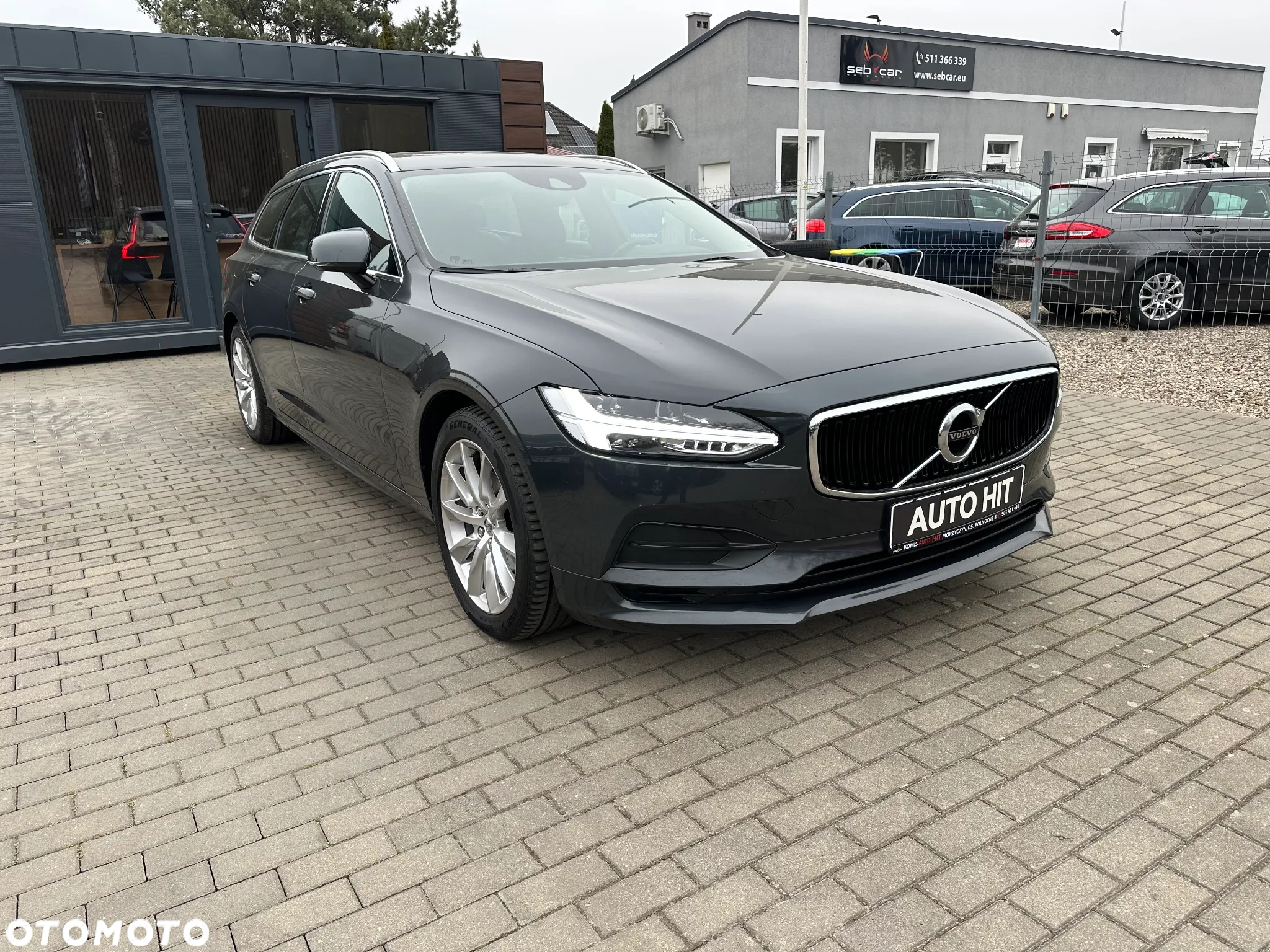 Volvo V90 D3 Momentum Pro - 12