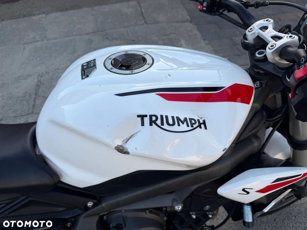Triumph Street Triple - 28