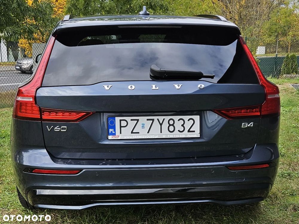 Volvo V60 B4 B DKG Plus Dark - 8