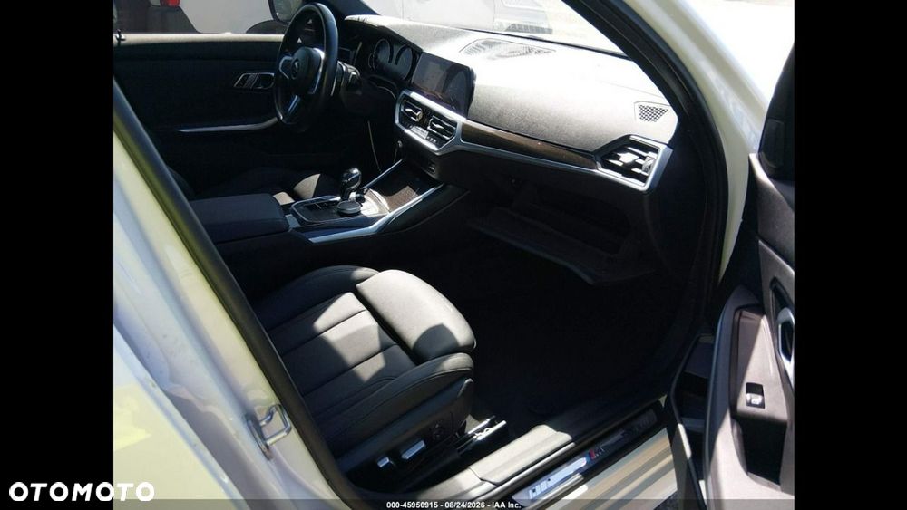 BMW Seria 3 330i M Sport - 8