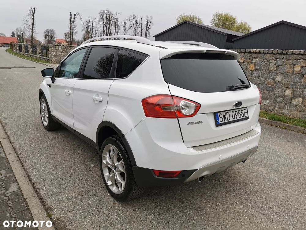 Ford Kuga 2.0 TDCi 2x4 Titanium - 13
