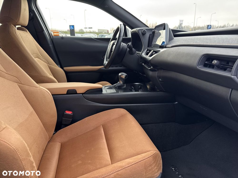 Lexus UX 250h GPF Business 2WD - 9