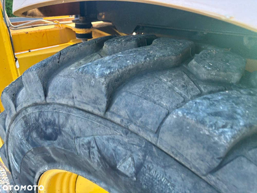 Komatsu WB93S-5EO 2016r 4x4x4 koparko ładowarka duże koła - 24