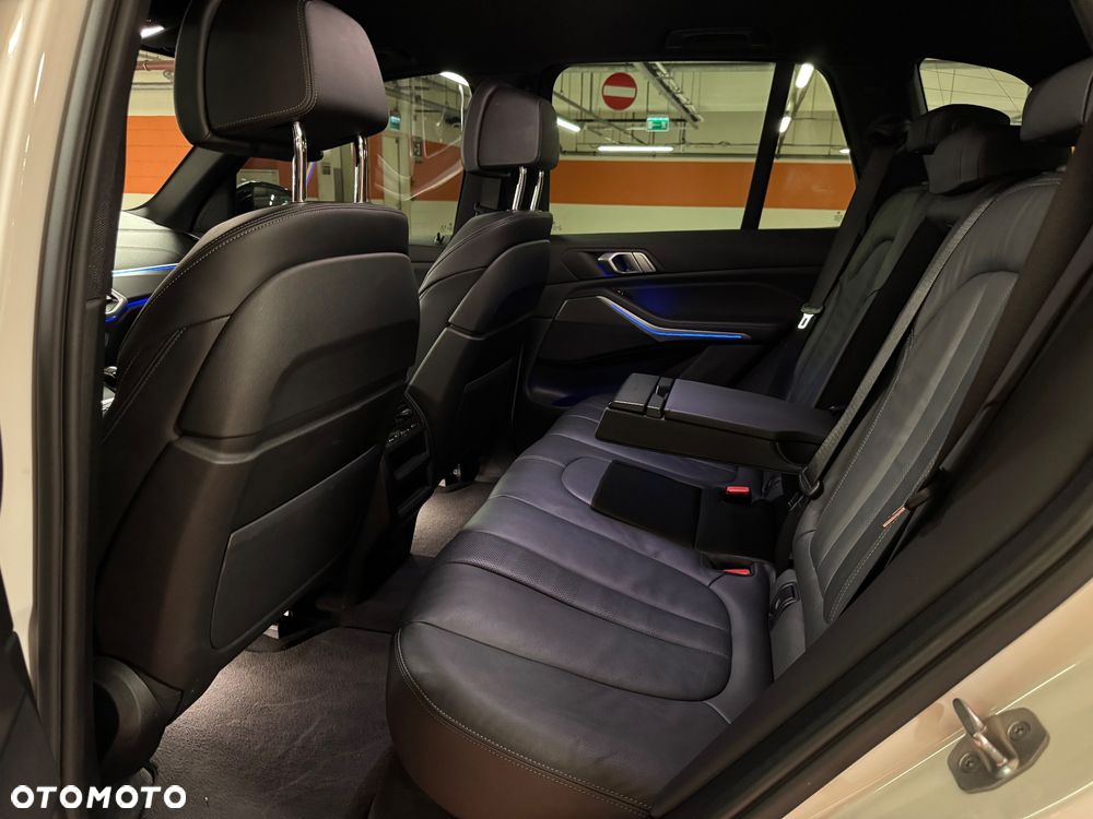 BMW X5 xDrive40i mHEV - 19