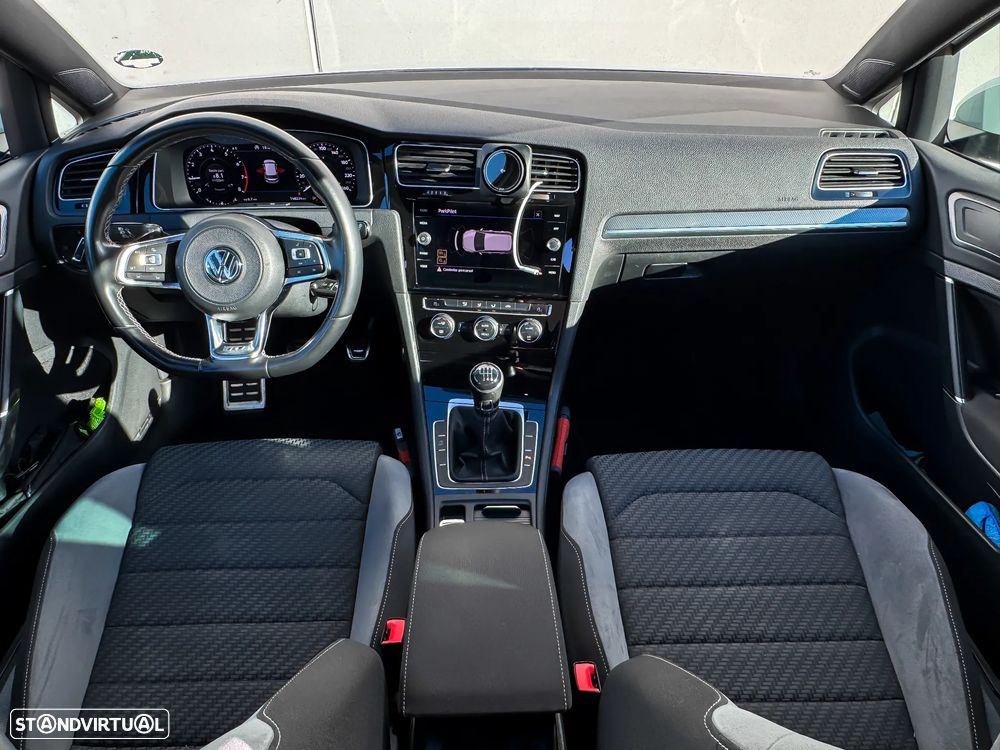 VW Golf 1.5 TSI R-Line - 12