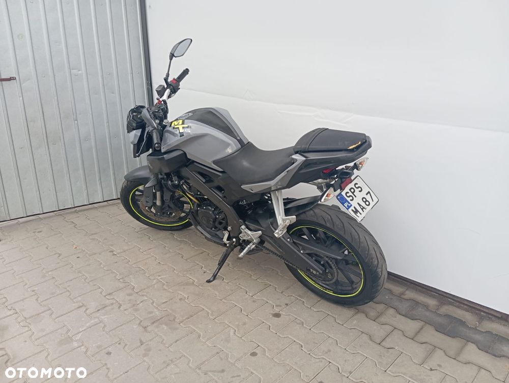 Yamaha MT - 6