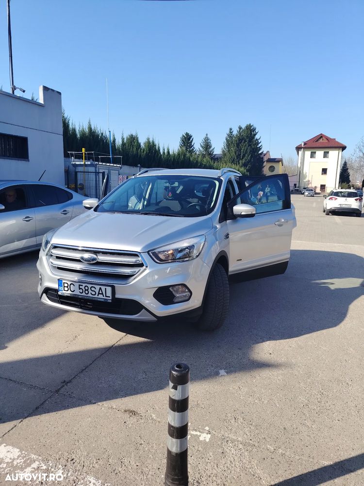 Ford Kuga 2.0 TDCi 2WD Vignale - 2