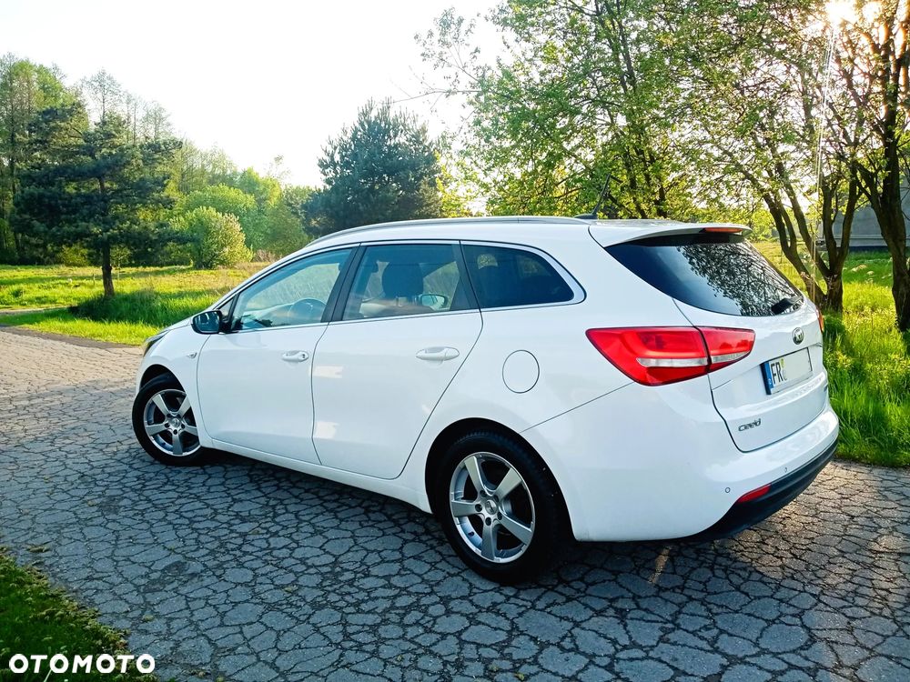 Kia Ceed - 4