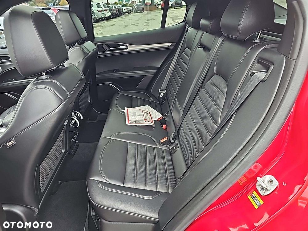 Alfa Romeo Stelvio 2.0 Turbo 16V AT8-Q4 Veloce Ti - 15