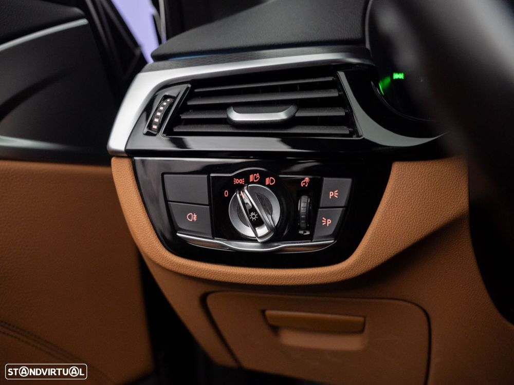 BMW 520 e Pack M - 23