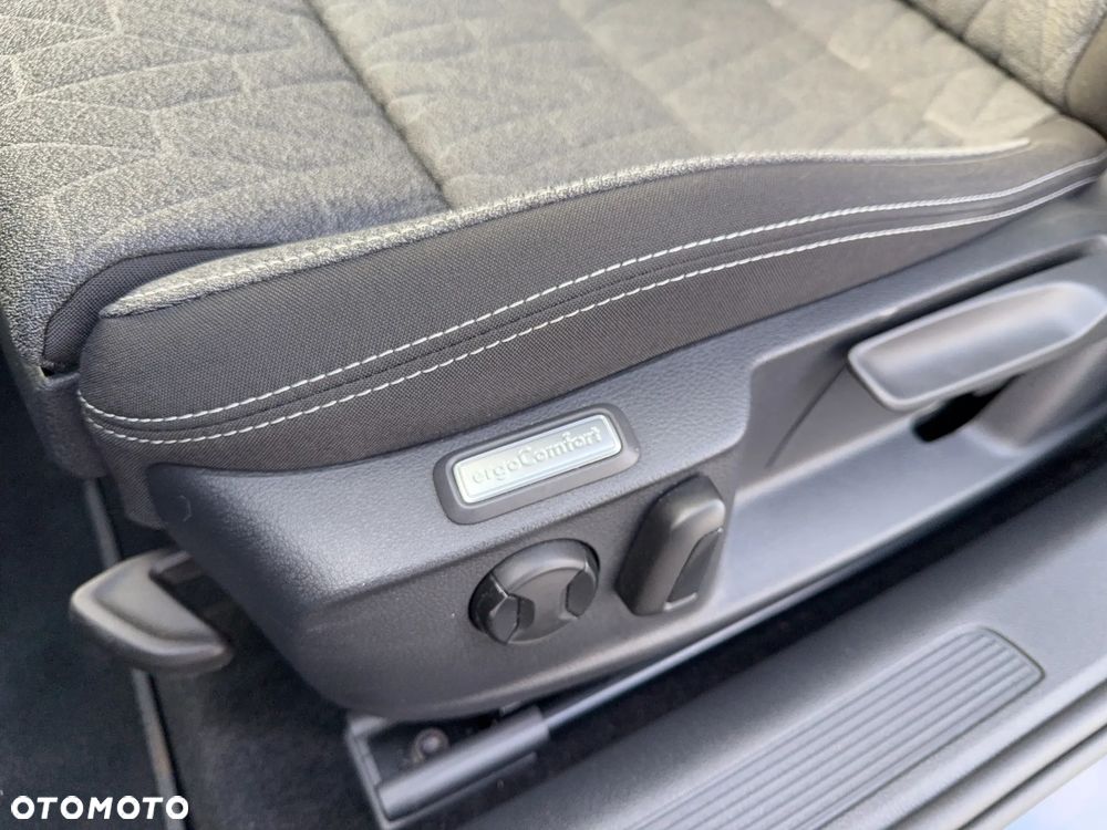 Volkswagen Passat - 21