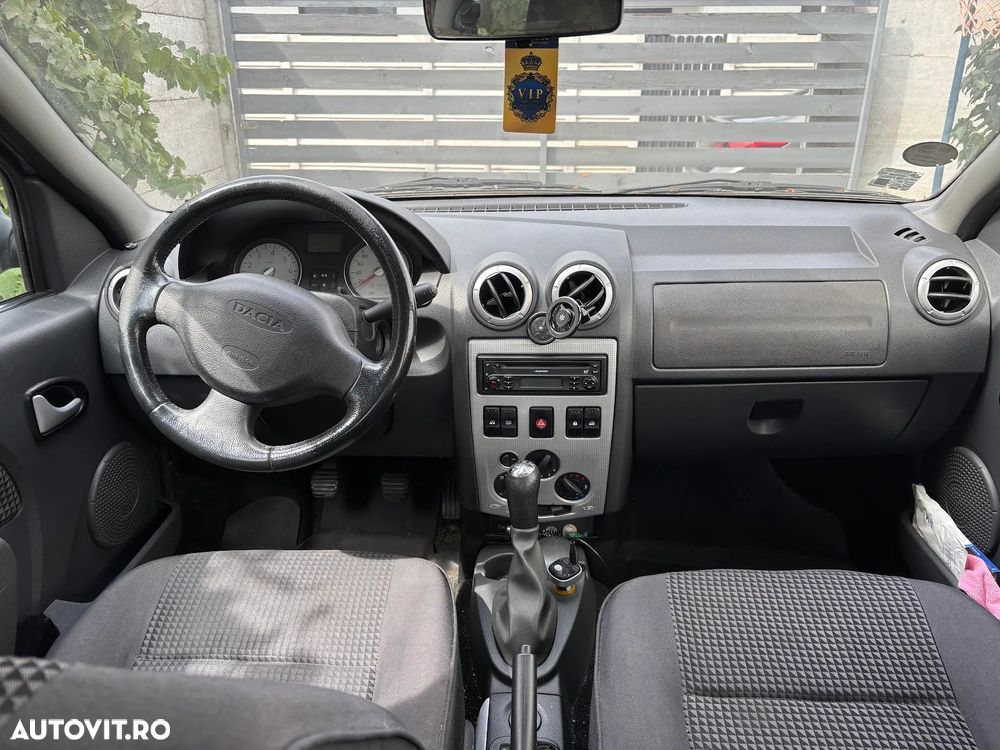 Dacia Logan 1.6 16V Prestige - 11