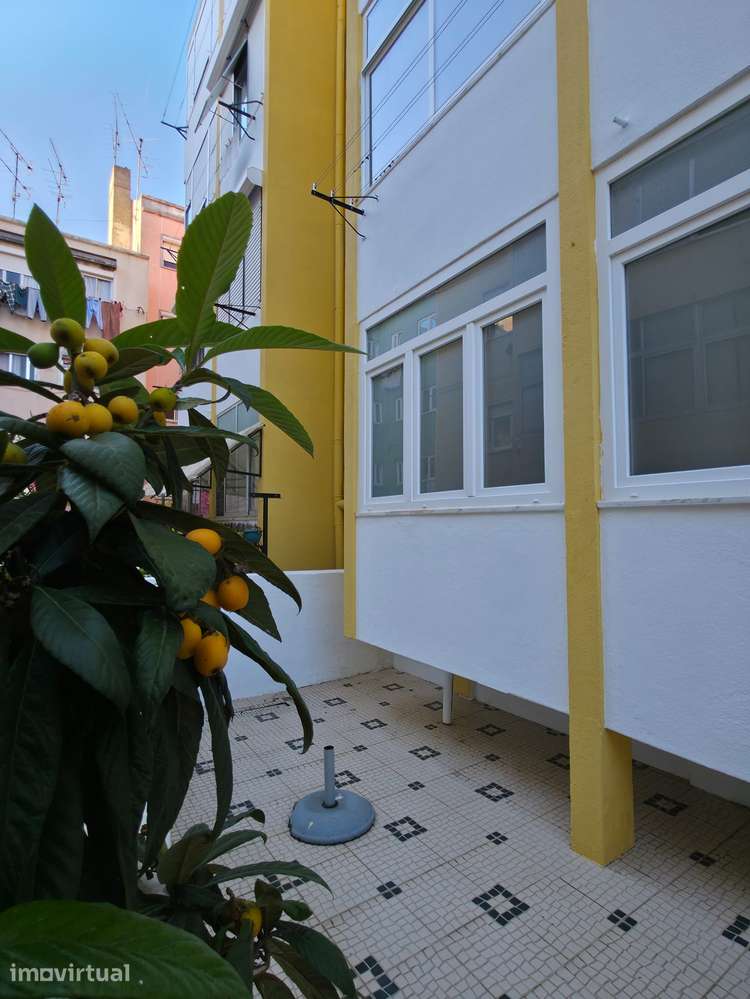 T2 totalmente remodelado com logradouro privado e churrasqueira - Grande imagem: 4/26