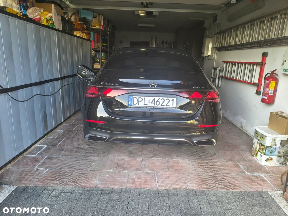 Mercedes-Benz Klasa E 300 de PHEV 4-Matic AMG 9G-Tronic - 11