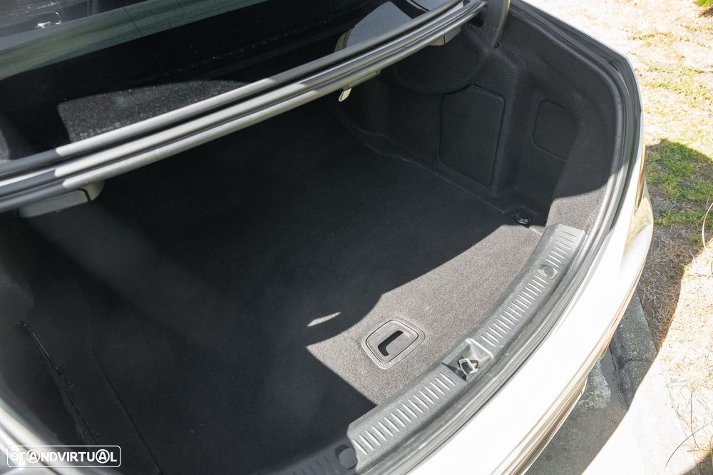 Mercedes-Benz E 220 d AMG - 24