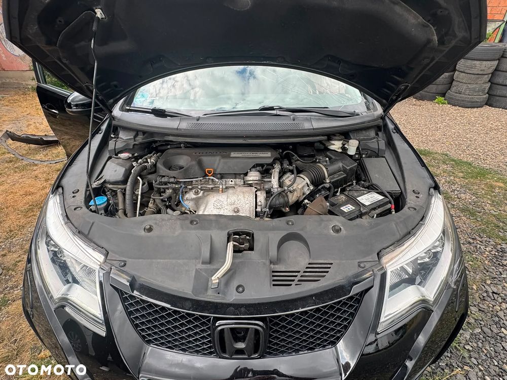 Honda Civic 1.6 i-DTEC Executive Black Edition - 4