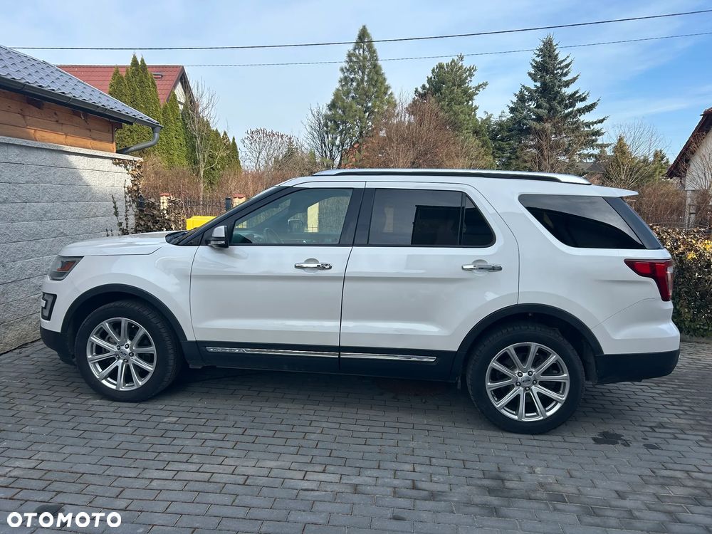 Ford Explorer - 1