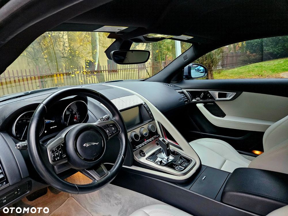 Jaguar F-Type R-Dynamic - 7